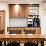 מלון Hotel-gasthof Hoettl