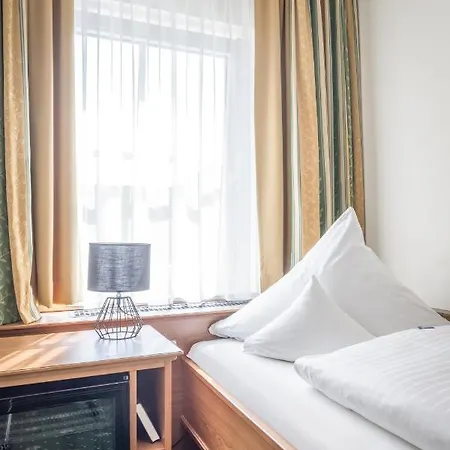 Hotel Hotel-gasthof Hoettl 4*