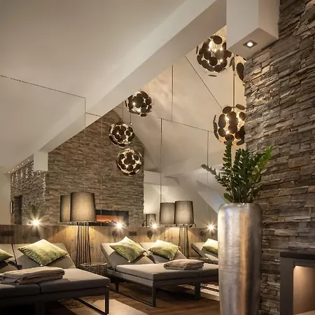 Otel Hotel-gasthof Hoettl