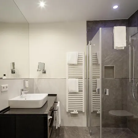 Hotel Hotel-gasthof Hoettl 4*