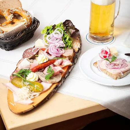 Hotel-gasthof Hoettl 4* Deggendorf