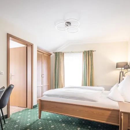 Hotel-gasthof Hoettl Deggendorf