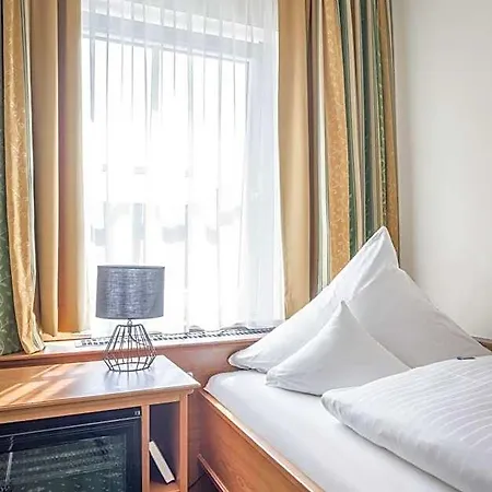 Hotel-gasthof Hoettl Hotel Deggendorf