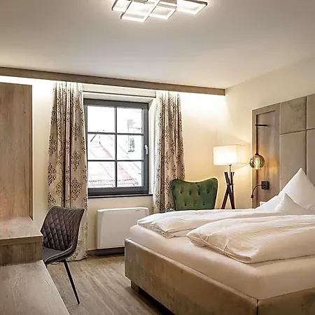 Hotel-gasthof Hoettl 4*