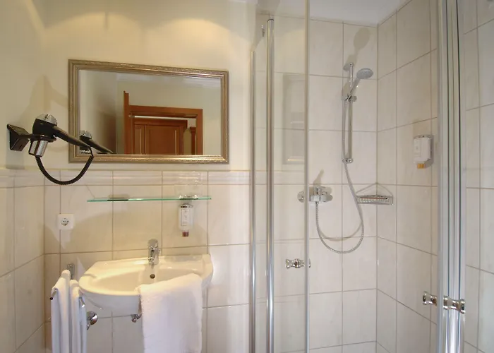 מלון Hotel-gasthof Hoettl דגנדורף